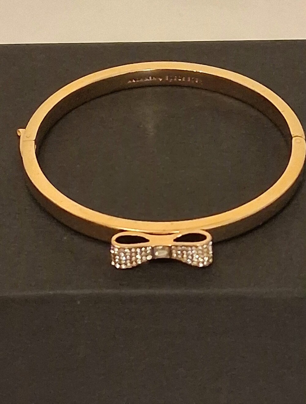 KATE SPADE GOLD TONE BOW ACCENT WOMEN'S BANGLE BRACELET